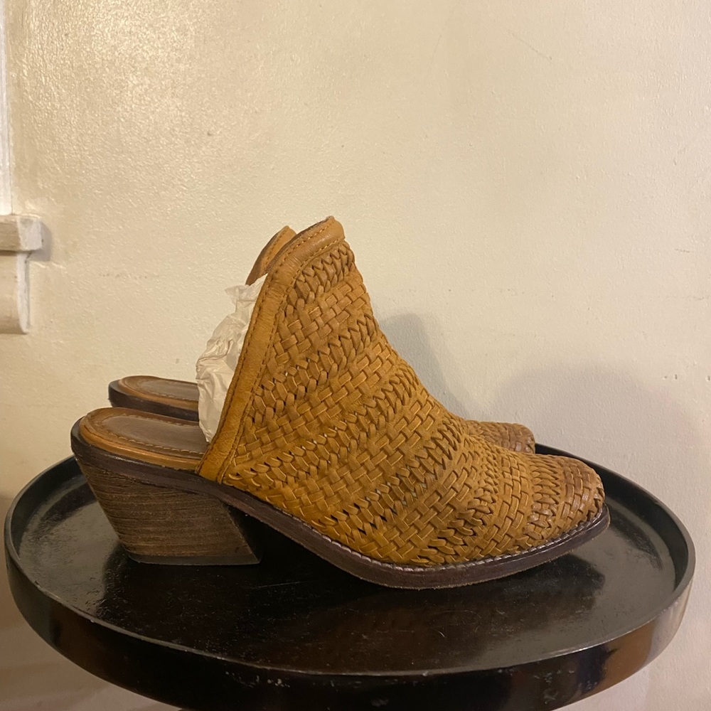 Brown Leather Jeffrey Campbell Mules size 8/39